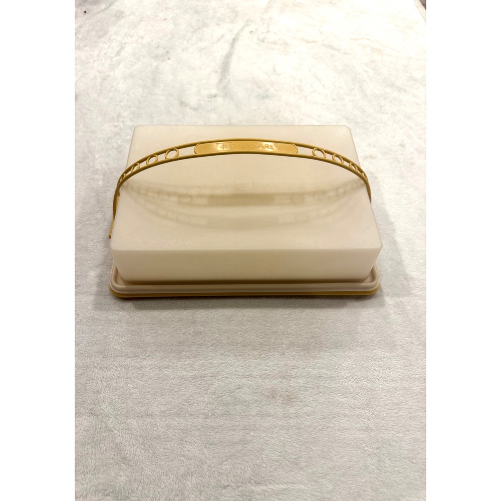 Vintage Tupperware Harvest Gold Rectangular Cake Taker Carrier 622-2 624-25